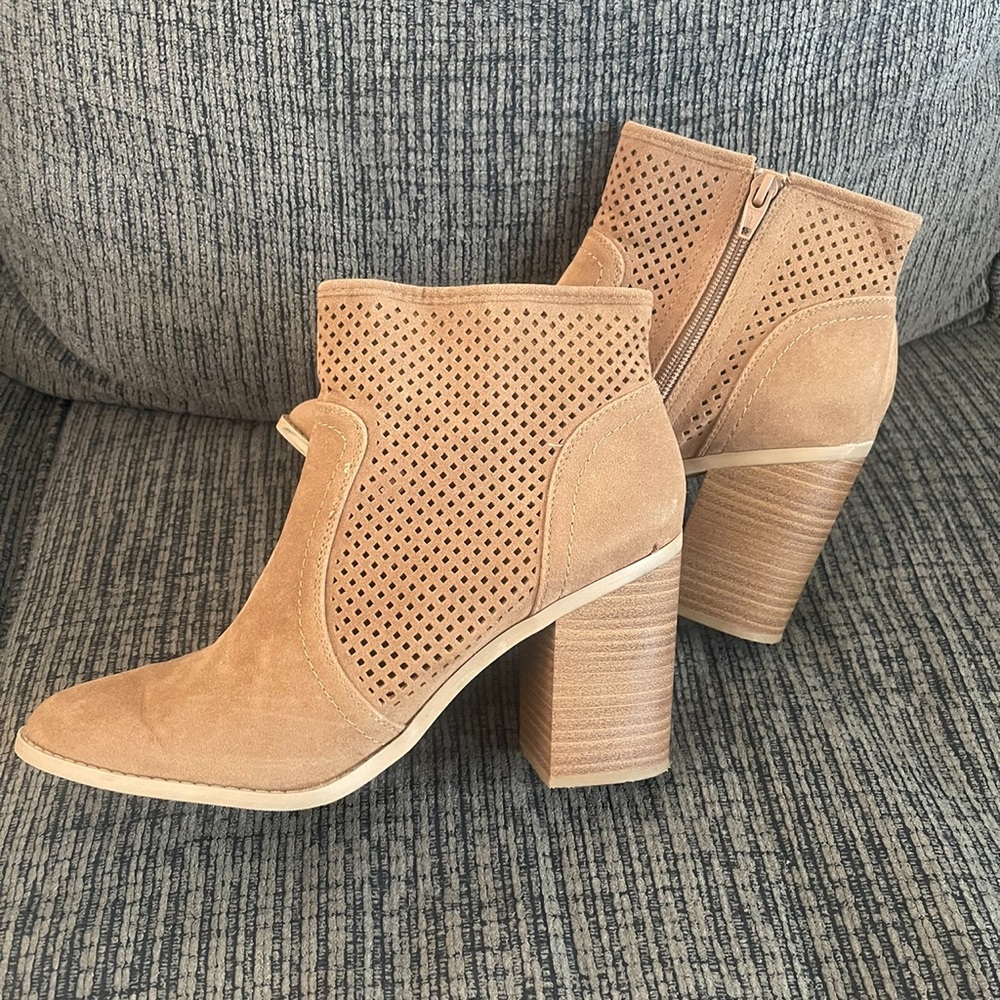 Women’s Low Cut Brown Boots